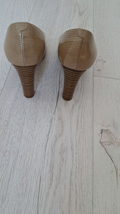 Vând pantofi Musette