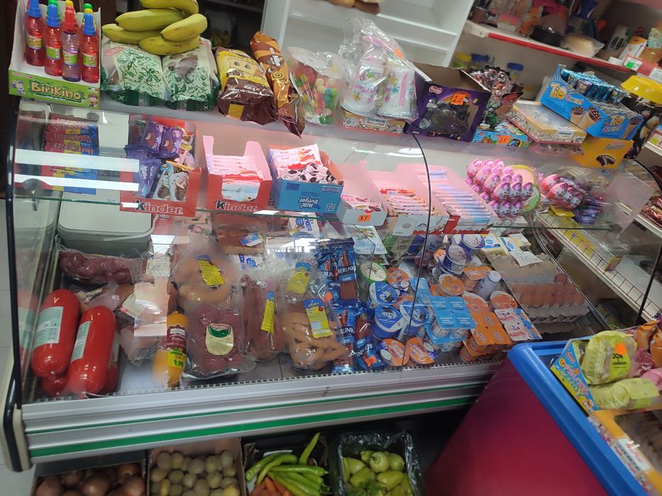 Vitrina frigorifica mezeluri și lactatele 1,8m