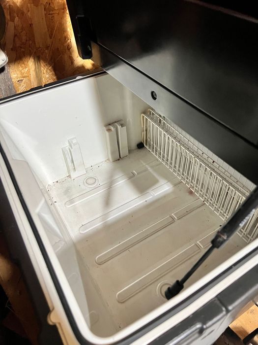 Frigider camion de vanzare