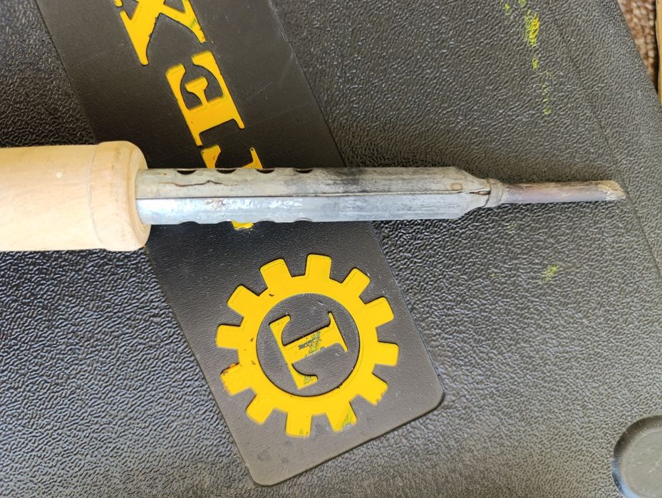 Паяльник  сотилади