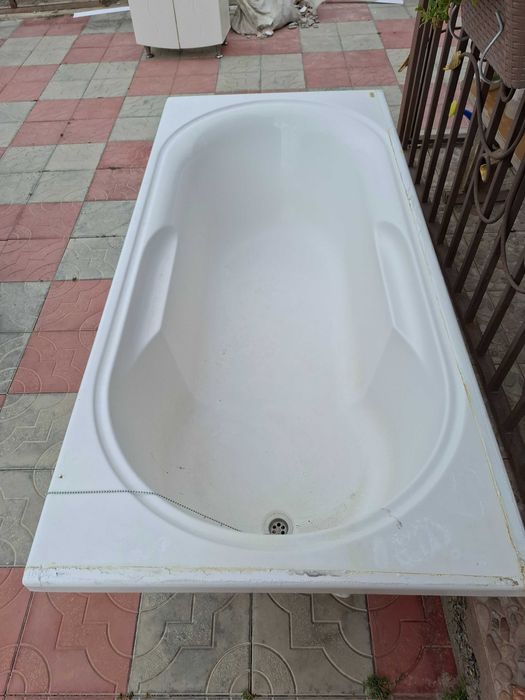 Продам ванную и шкаф