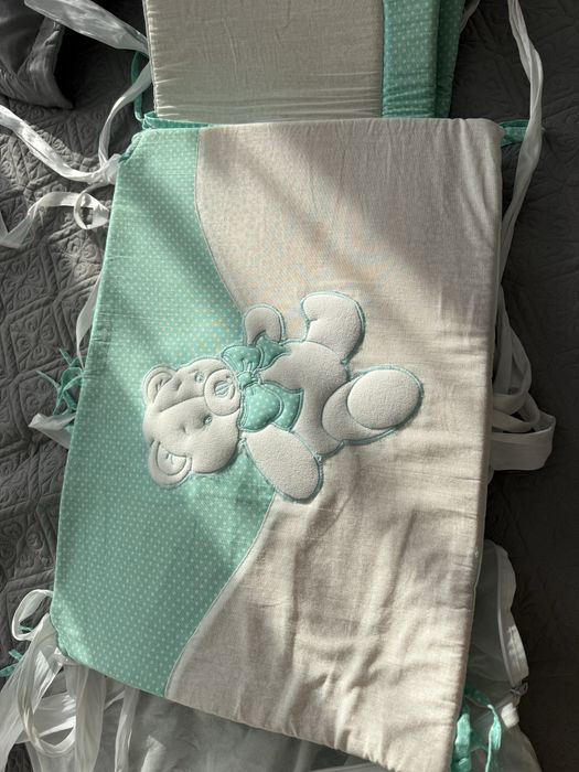 Продам детскую кроватку с матрацем