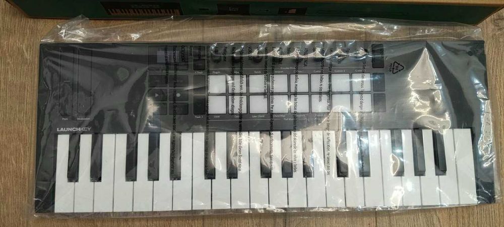 Novation Launchkey Mini 37 MK4