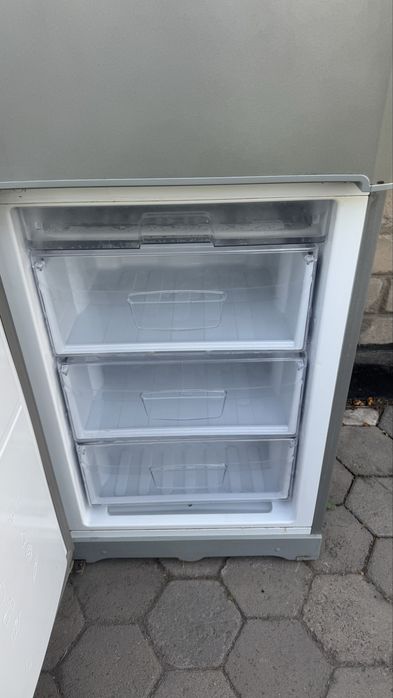 Холодильник Indesit