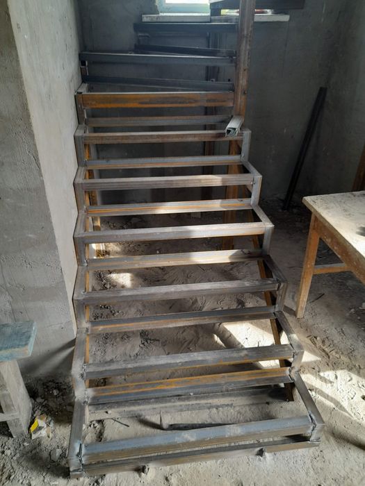 Лестницы железные