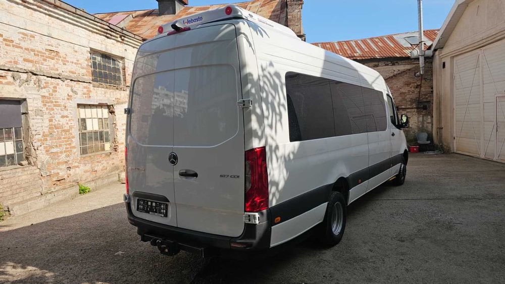Vand microbuz MERCEDES-BENZ SPRINTER cu 21 locuri