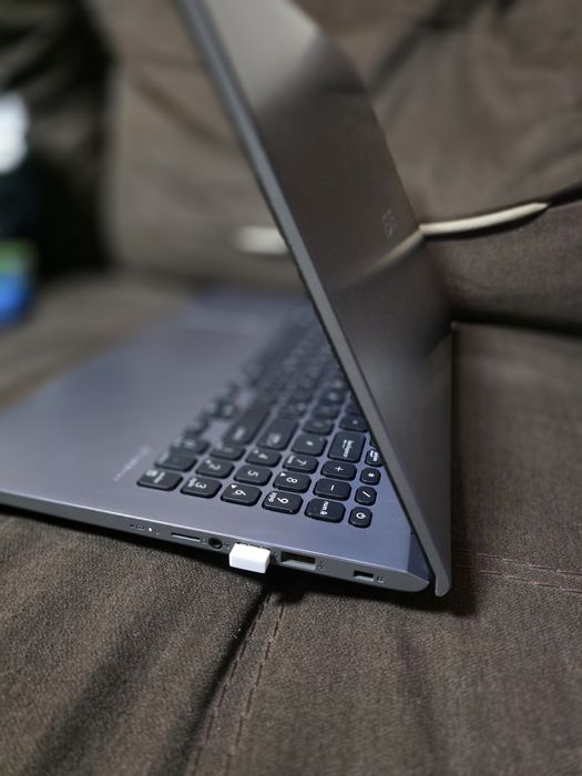 ASUS M509D – Ryzen 3 3250U / 8 GB RAM / 256 GB SSD / Radeon Graphics