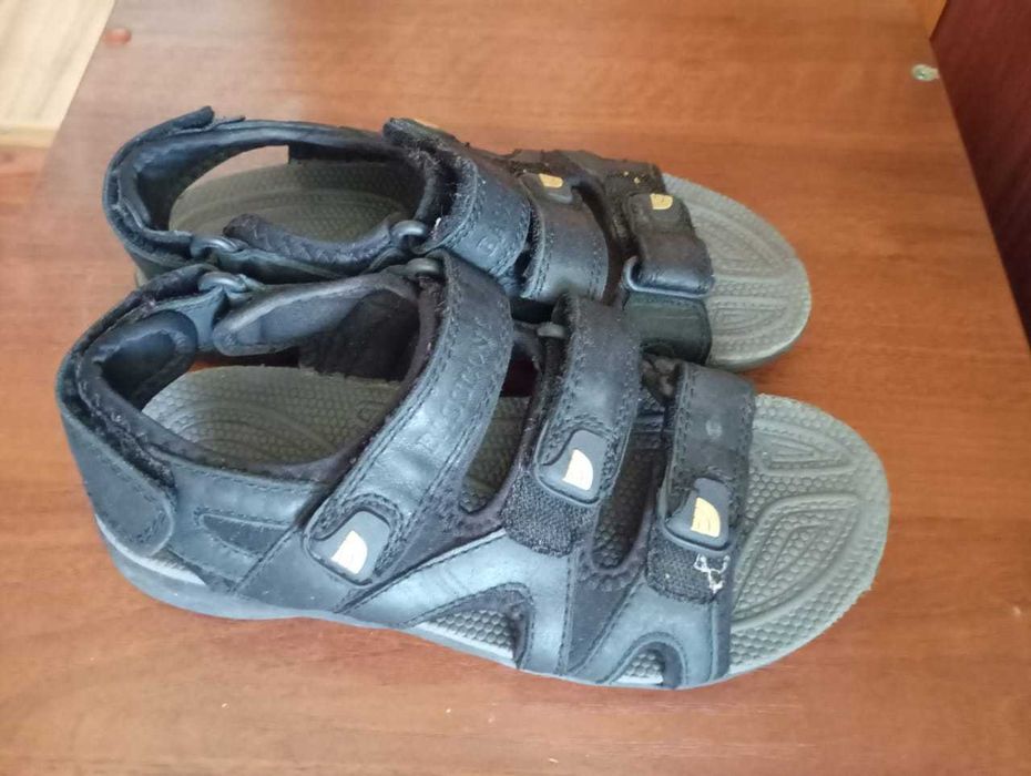 Сандалии кожаные