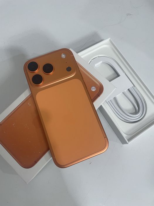 Продам Айфон 17 про