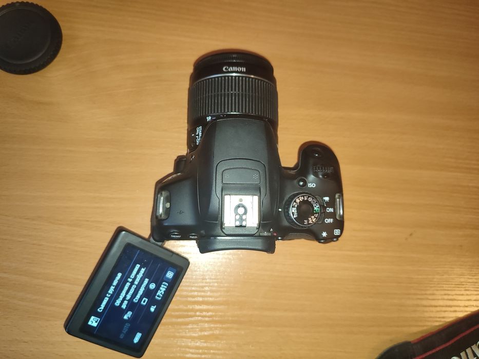 Canon EOS 650D + 18–55mm