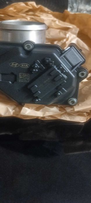 Продавам дроселова, клапа без моторче и хидравличен обтегач за Hyundai 243702A000 или 243702A700 или F34621441000