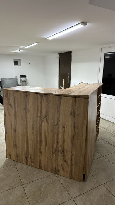 Стойка ресепшен !