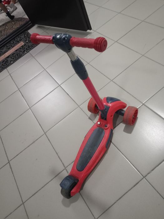 Продам Самокат музыкальный