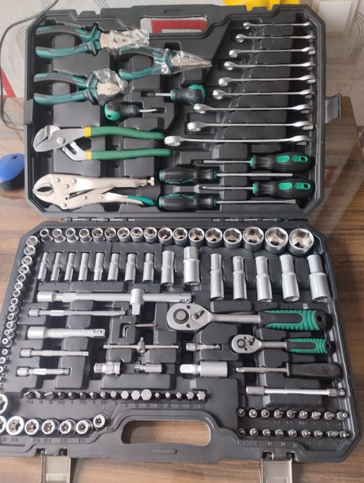 Набор инструментов автомобильный