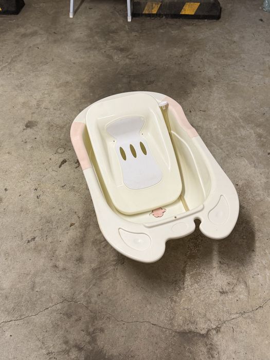Продавам бебешко корито за баня