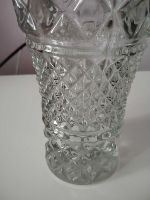 Кристална ваза за цветя