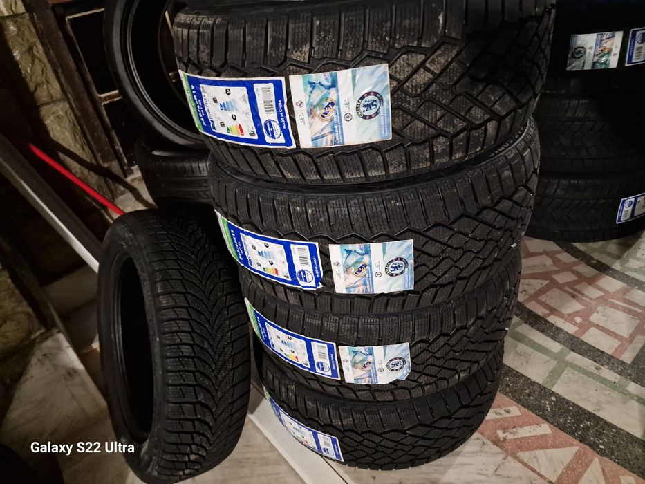 275 35 20 Sonix999 2бр Ling long srb 2бр Замъка Ямбол