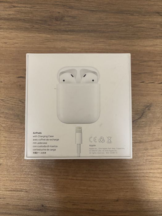 Продам Airpods 2 коробка, зарядка