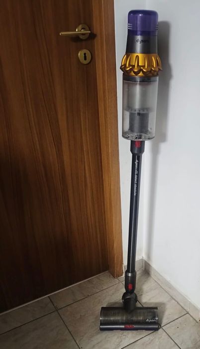 Vând Dyson V15 Detect Absolute – Ca nou