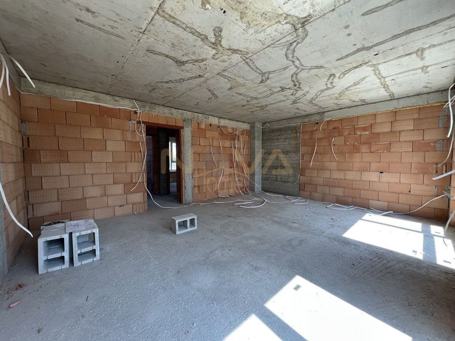 Продава се Тристаен апартамент в Варна, Виница - 107 кв.м за 786 €/кв.м - Снимка #5