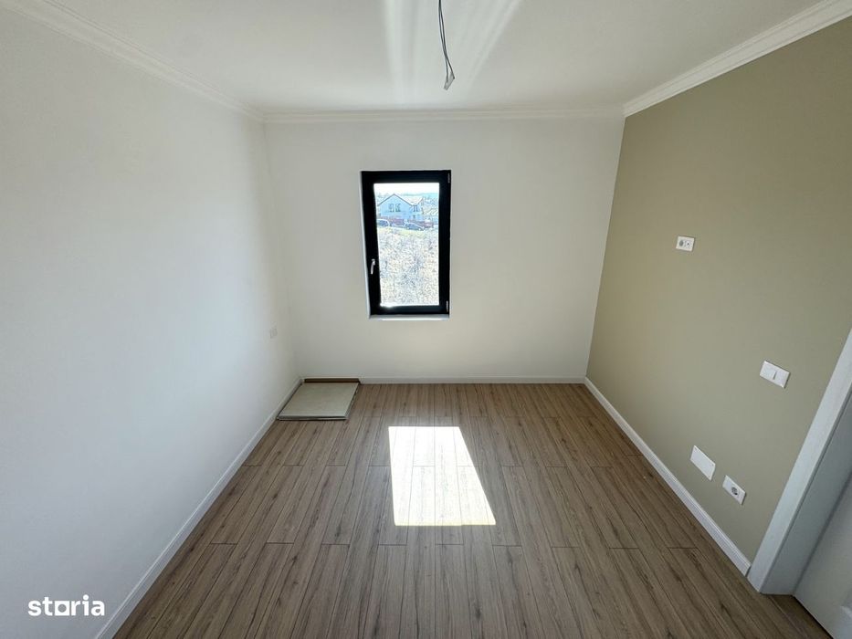 5 camere! CANALIZARE! Incalz in pard! Vila Tomesti