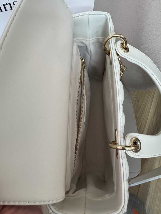 Dior-Чисто нова автентична дамска кожена чанта