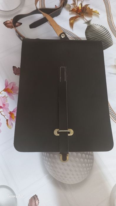 Продам планшет кожаный. Коричневый.