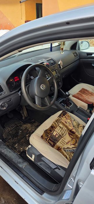 Vand golf 5 in stare buna