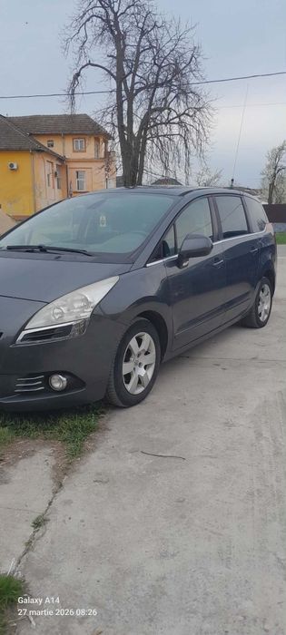 Vând Peugeot 5008 , 2013, 1.6 diesel mașina este full dotări fără probleme mecanice 0775283641