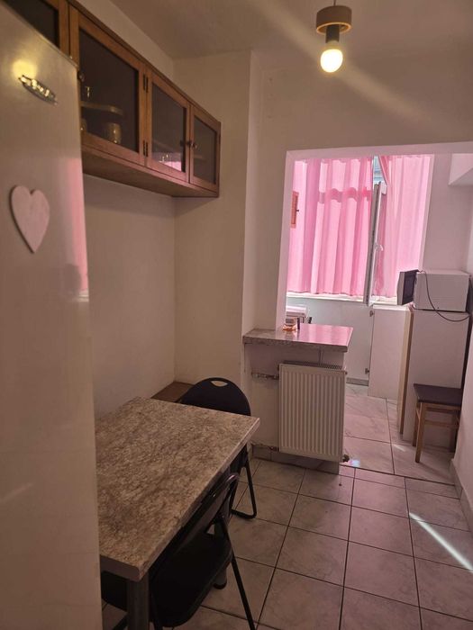 De inchiriat apartament cu o camera