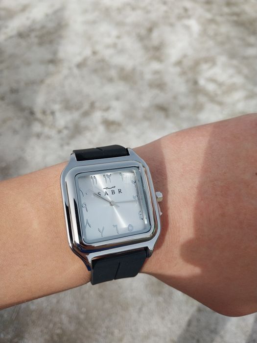 Продается часы арабские