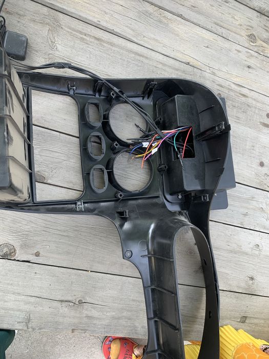 Monitor 10 dyum Matiz ramka bilan