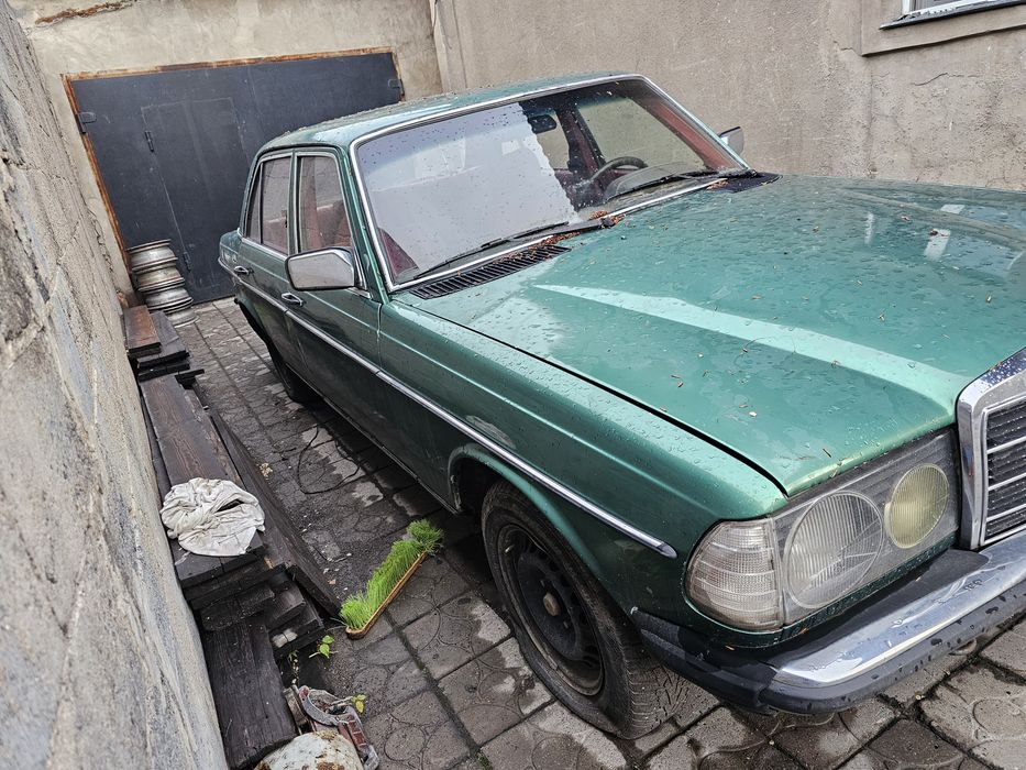 Срочно продам мерседес w123