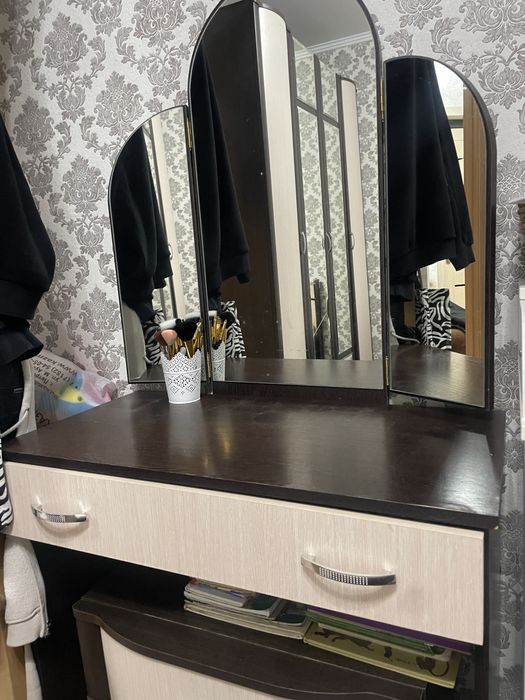 Туалетный столик