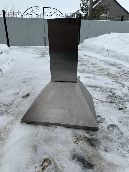 Продам вытяжку на кухонный гарнитур