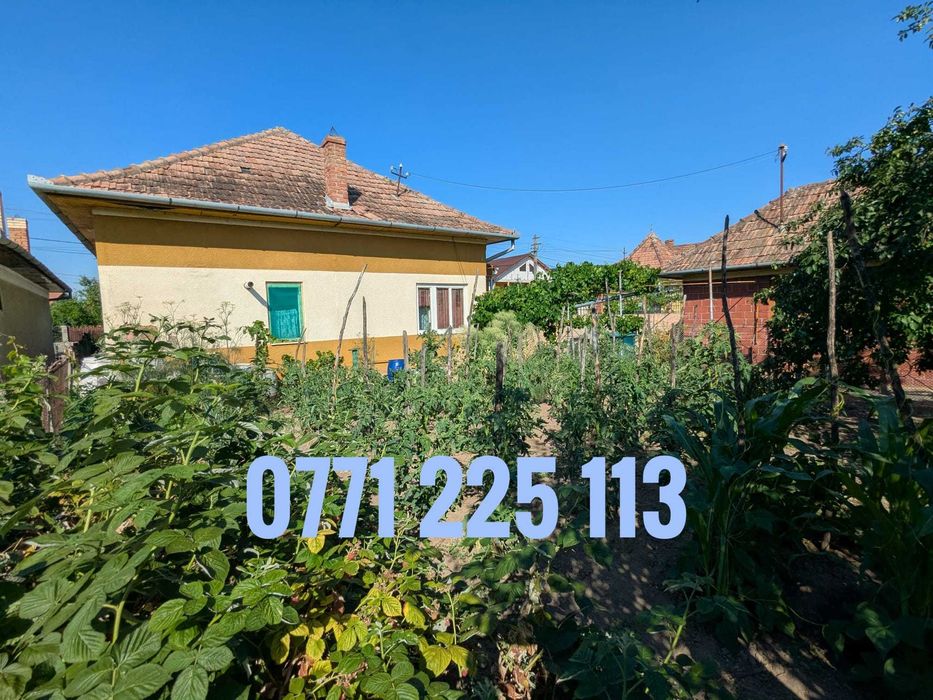 Casă de vânzare cu garaj și grădină – Ocna Mureș, jud. Alba