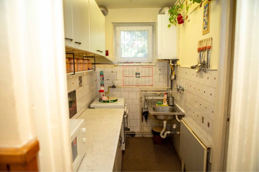 Schimb apartament 3 camere cart. Budai cu garsonierǎ zona Tudor +difer