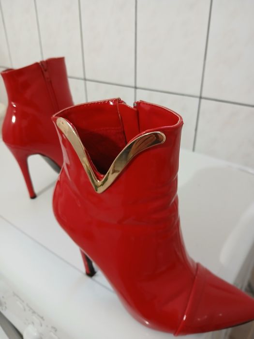 Botine roșii de lac nr.36