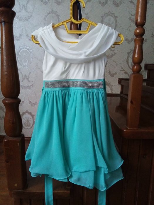 Продам отличные платья