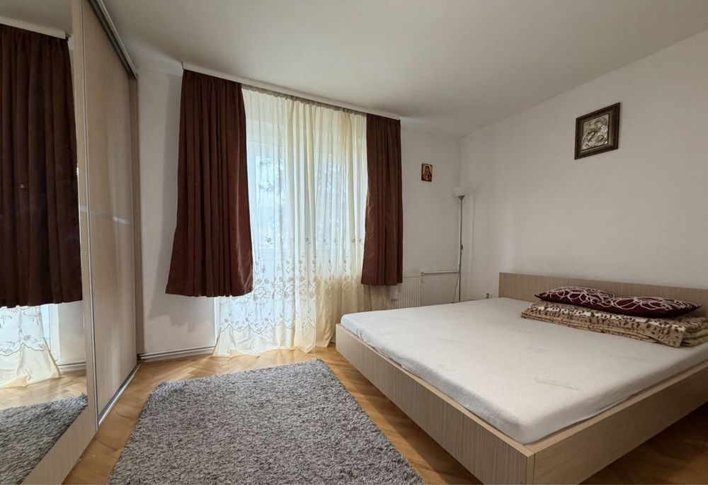 Inchiriez apartament de bucatarie si 2 camere
