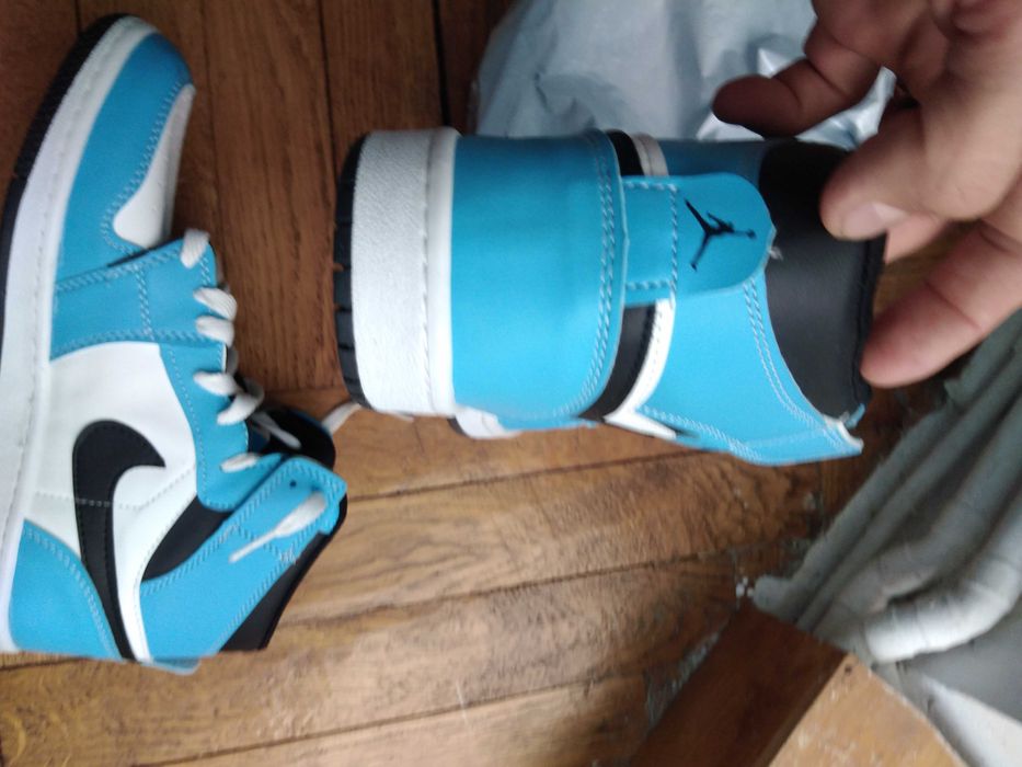 Adidasi noi- NIKE JORDAN 1