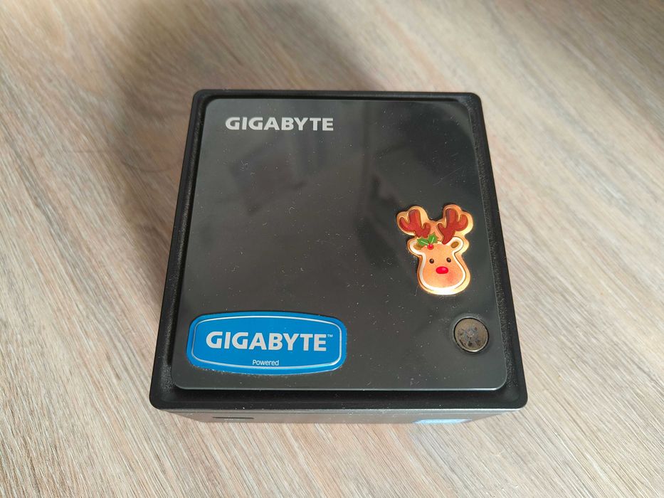 Mini PC Gigabyte BRIX GB-BXBT-1900 4GB RAM 60GB SSD WiFi Bluetooth