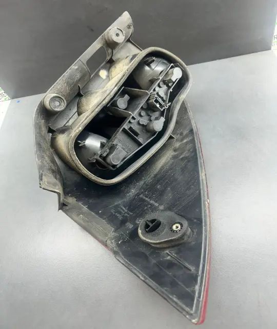 Lampa / Tripla stop dreapta pe aripa Renault Laguna 2001