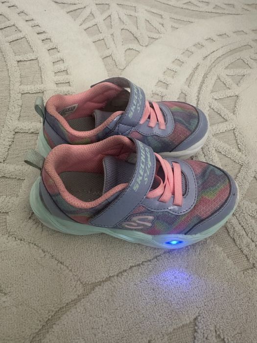 Продам кроссовки Skechers S-Lights