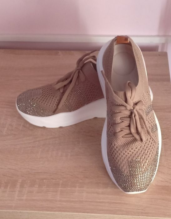 Новая женская обувь