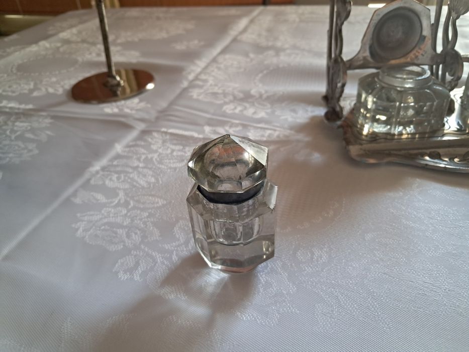 Комплект за писалищна маса.