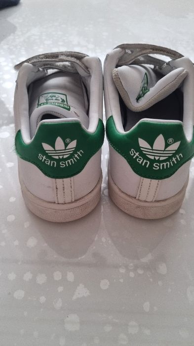 Продаю кроссовки Adidas