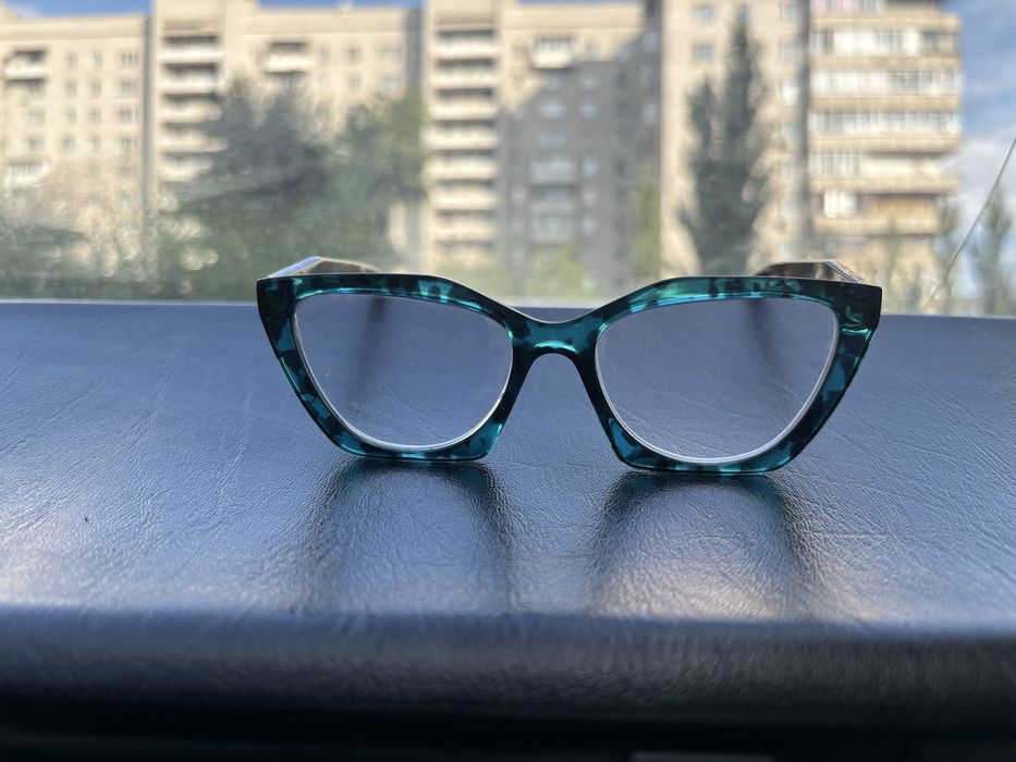 Оригинальные очки Prada milano