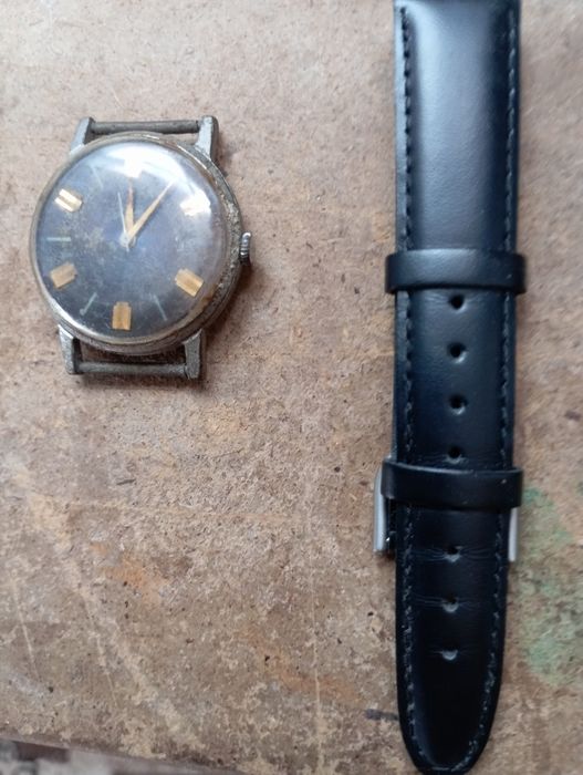 Продам часы Зим .