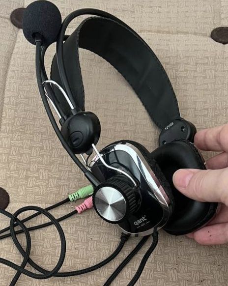 Наушники продаются